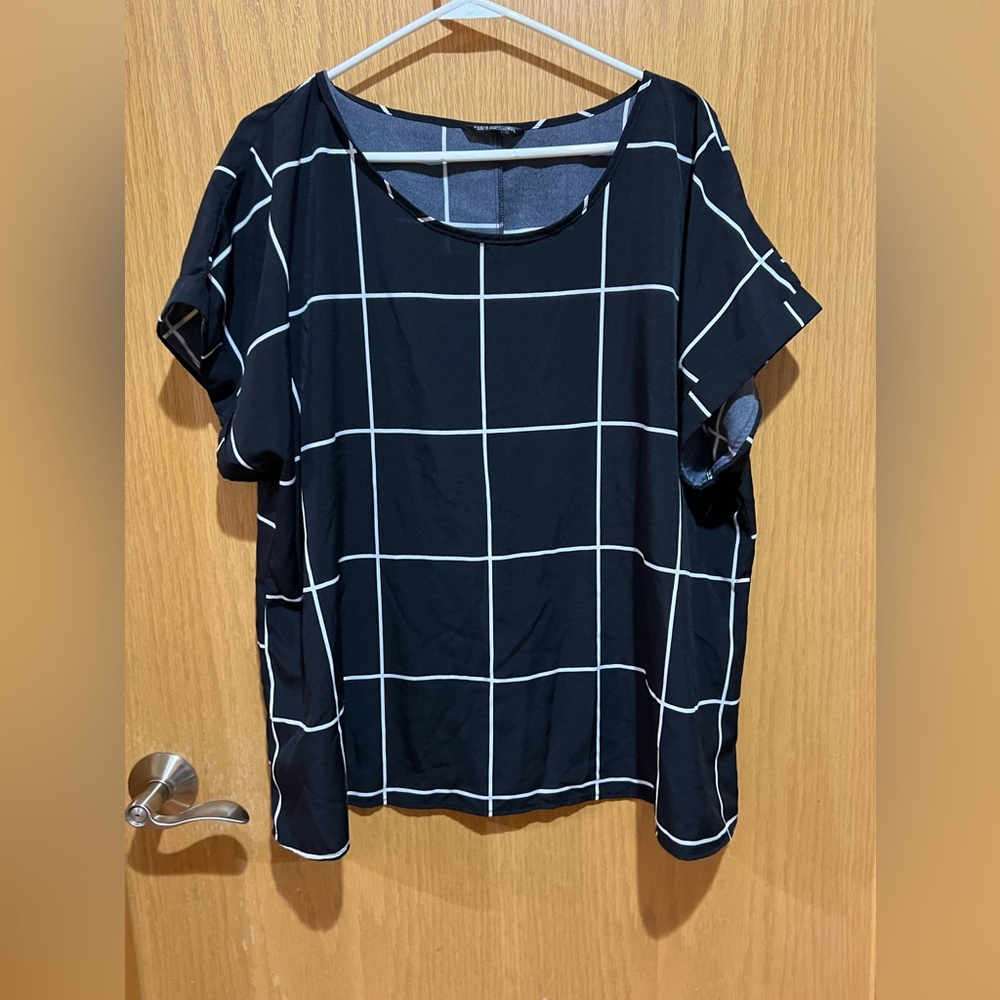 Black & White Dressy Blouse